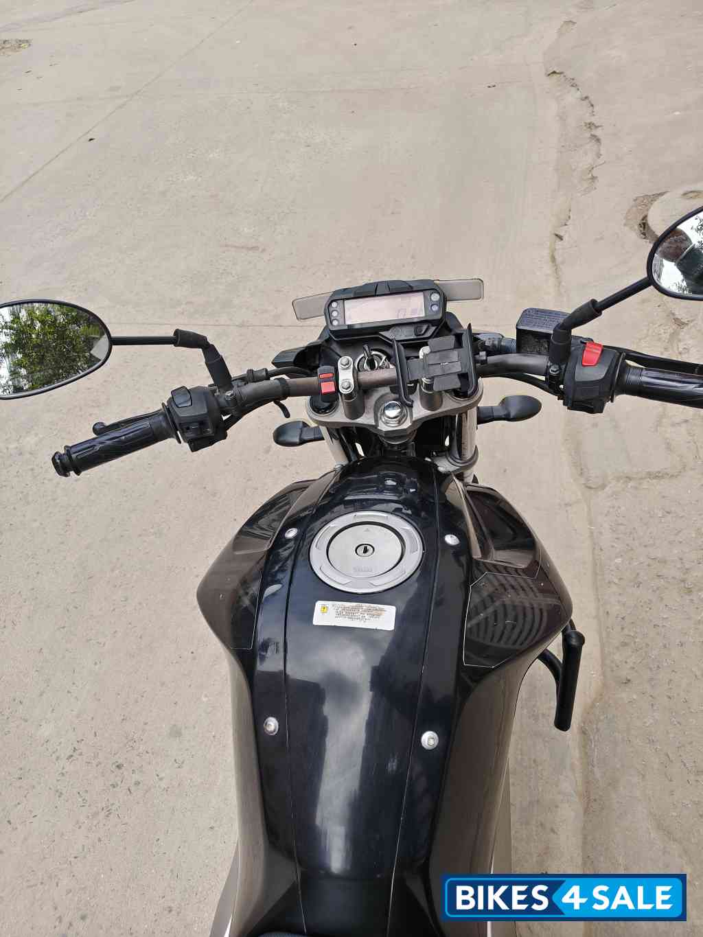 Black Yamaha FZ