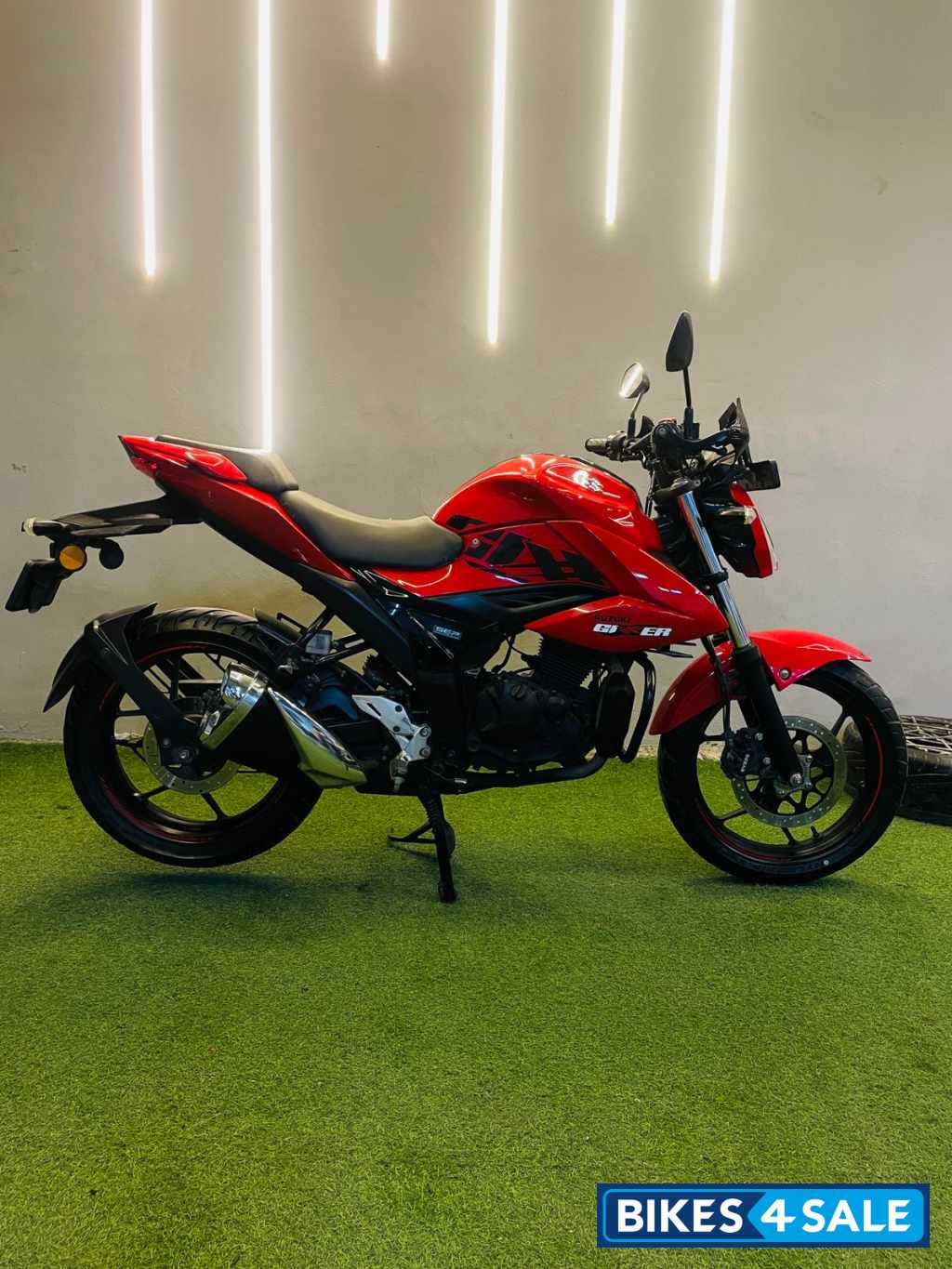 Prl. Mira Red Suzuki Gixxer 150