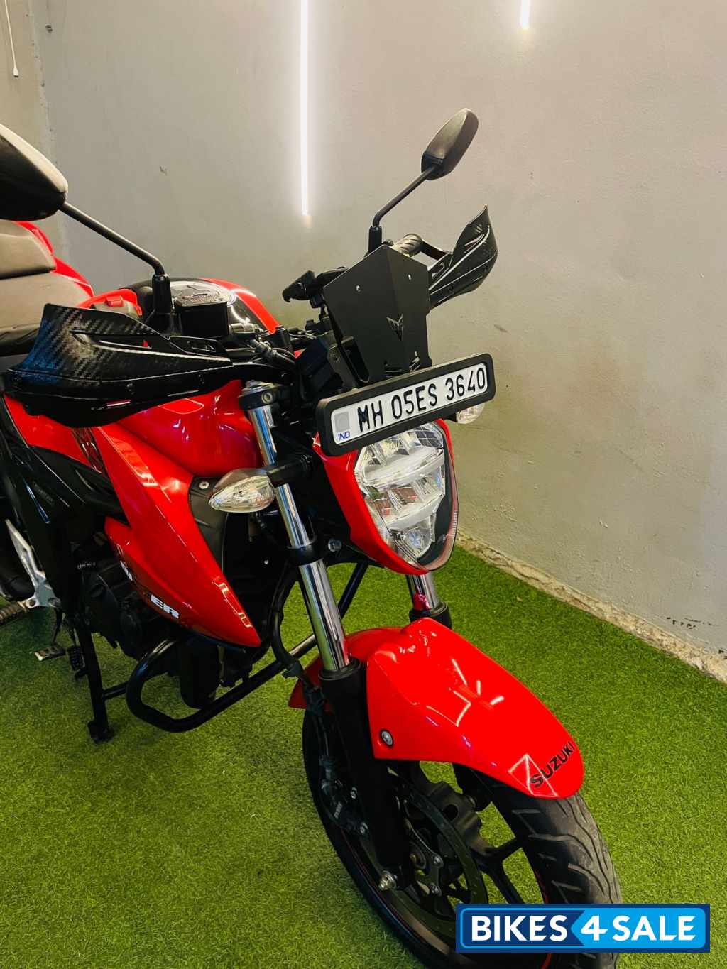 Prl. Mira Red Suzuki Gixxer 150