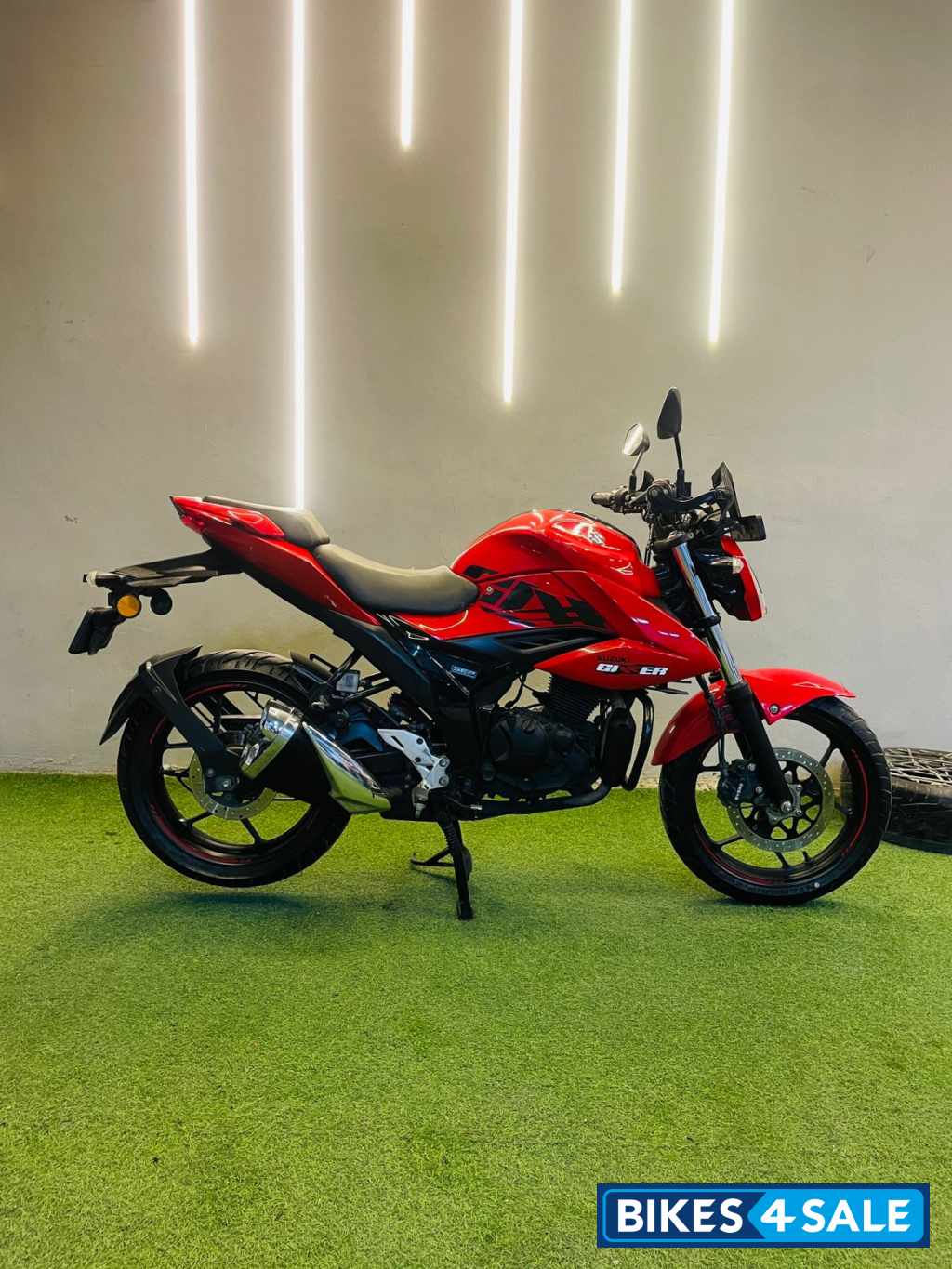 Prl. Mira Red Suzuki Gixxer 150