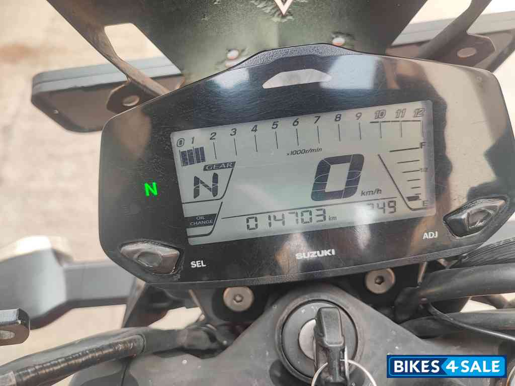 Prl. Mira Red Suzuki Gixxer 150