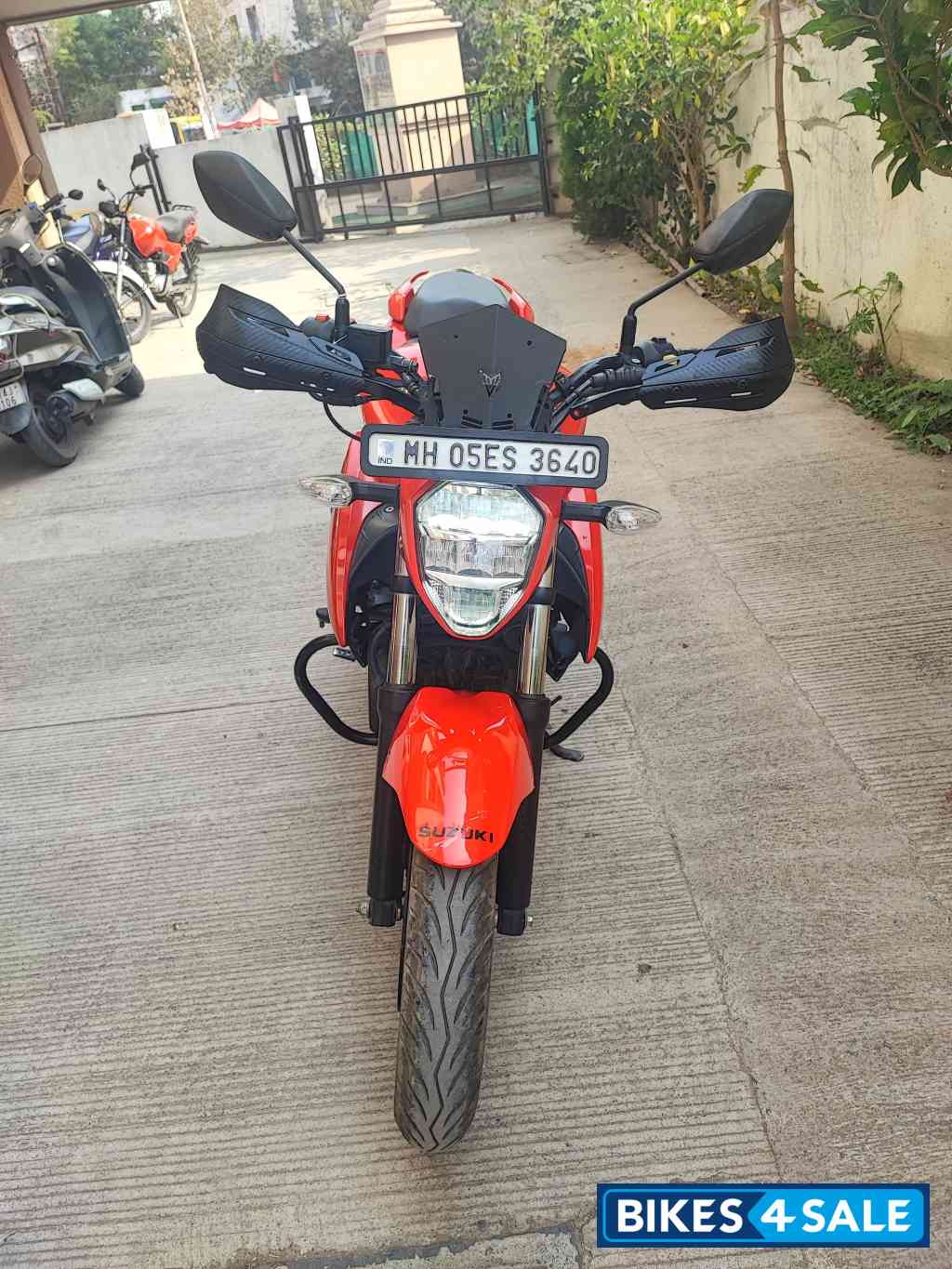 Prl. Mira Red Suzuki Gixxer 150