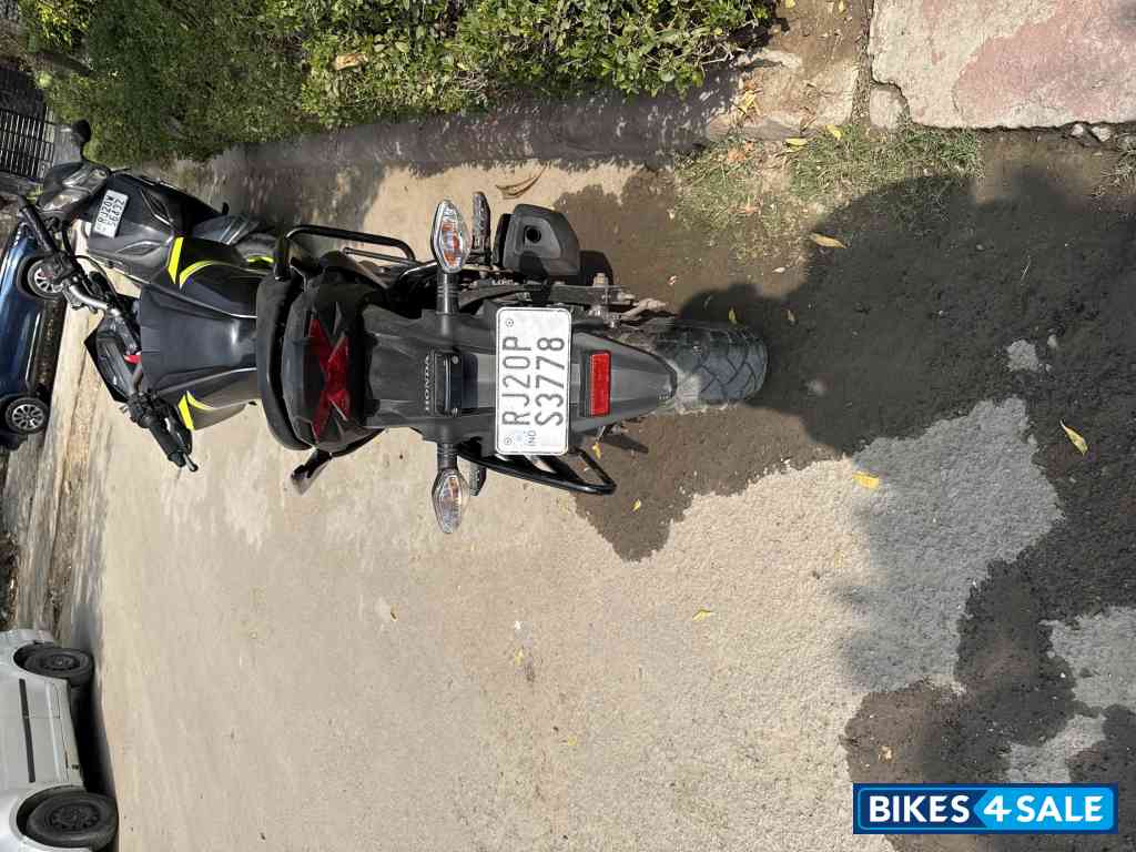 Honda CB Hornet 160R