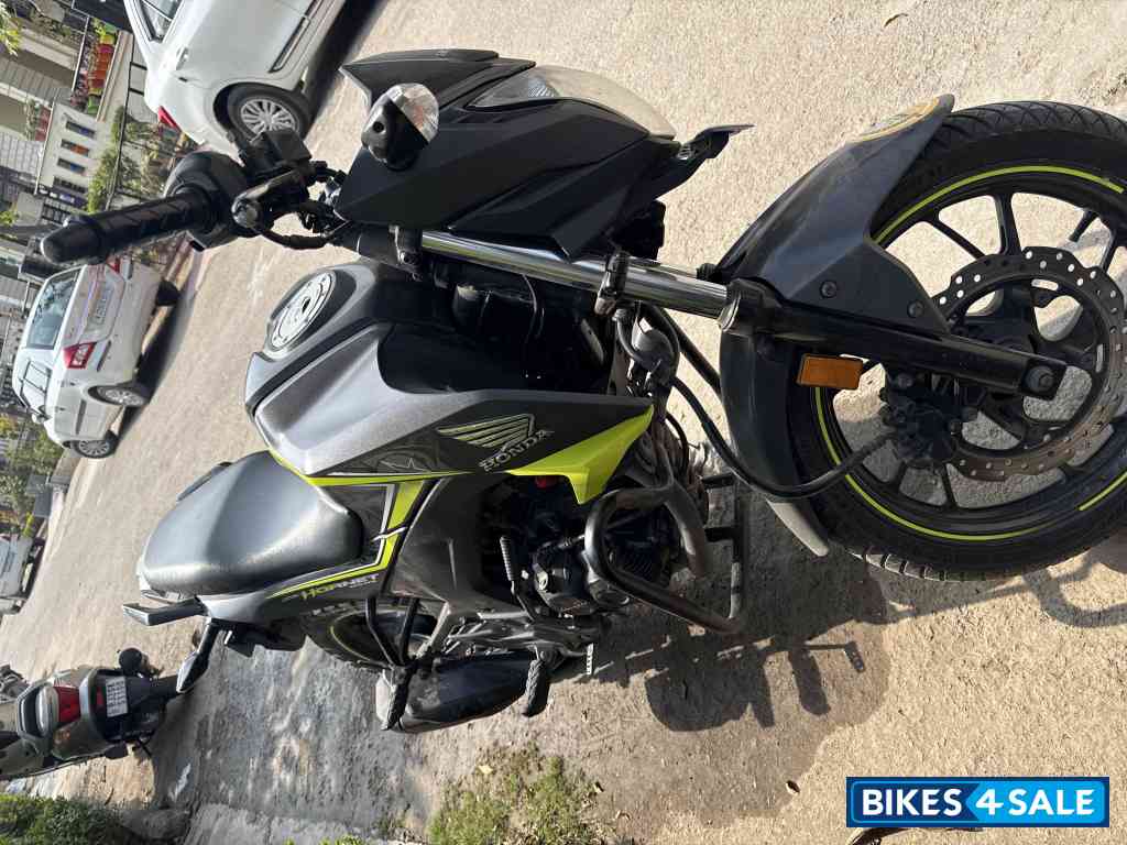 Honda CB Hornet 160R