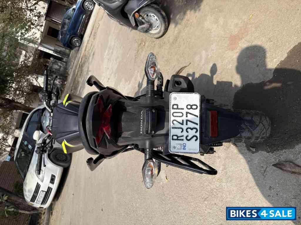 Honda CB Hornet 160R