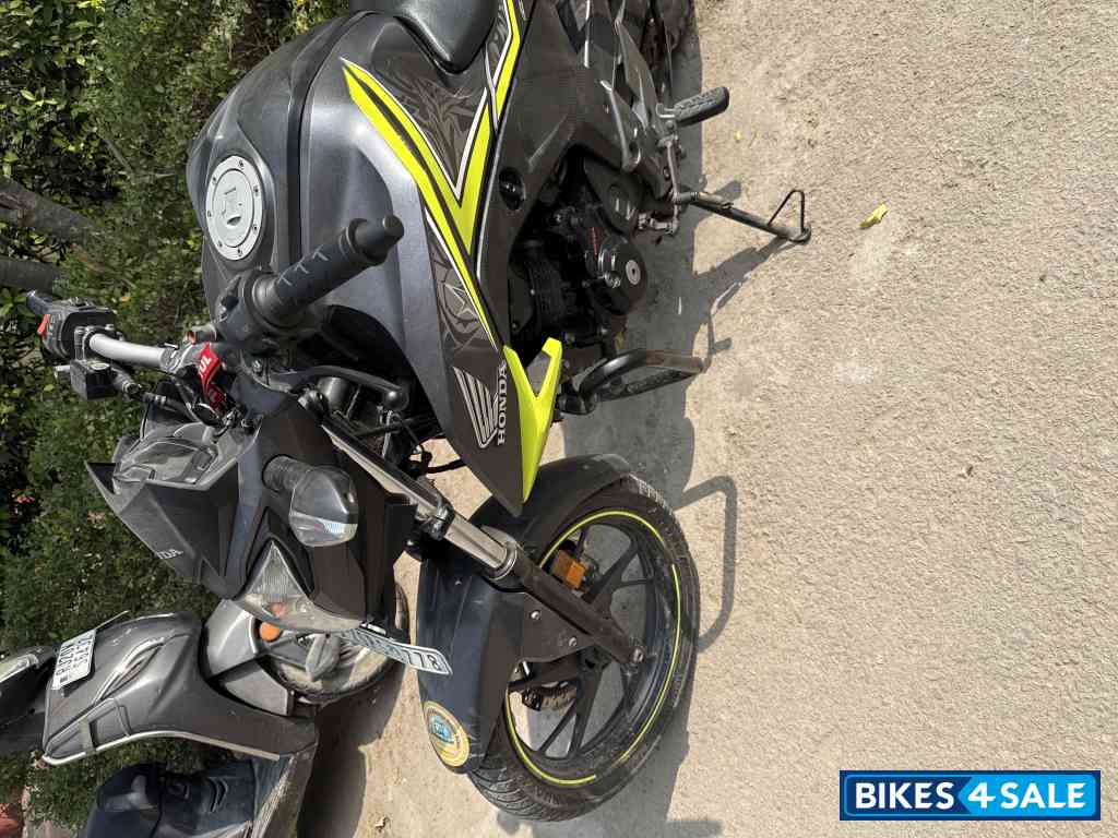 Honda CB Hornet 160R