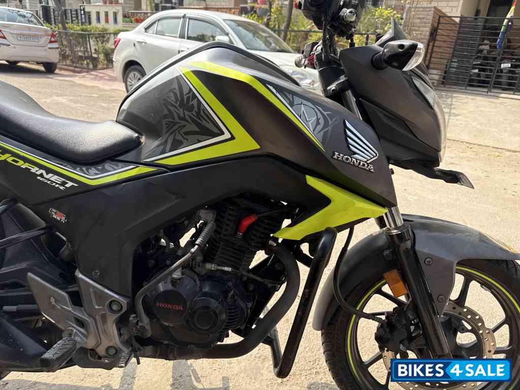 Honda CB Hornet 160R