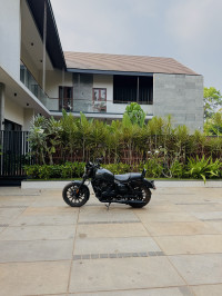 Yezdi Roadster Dark 2022 Model