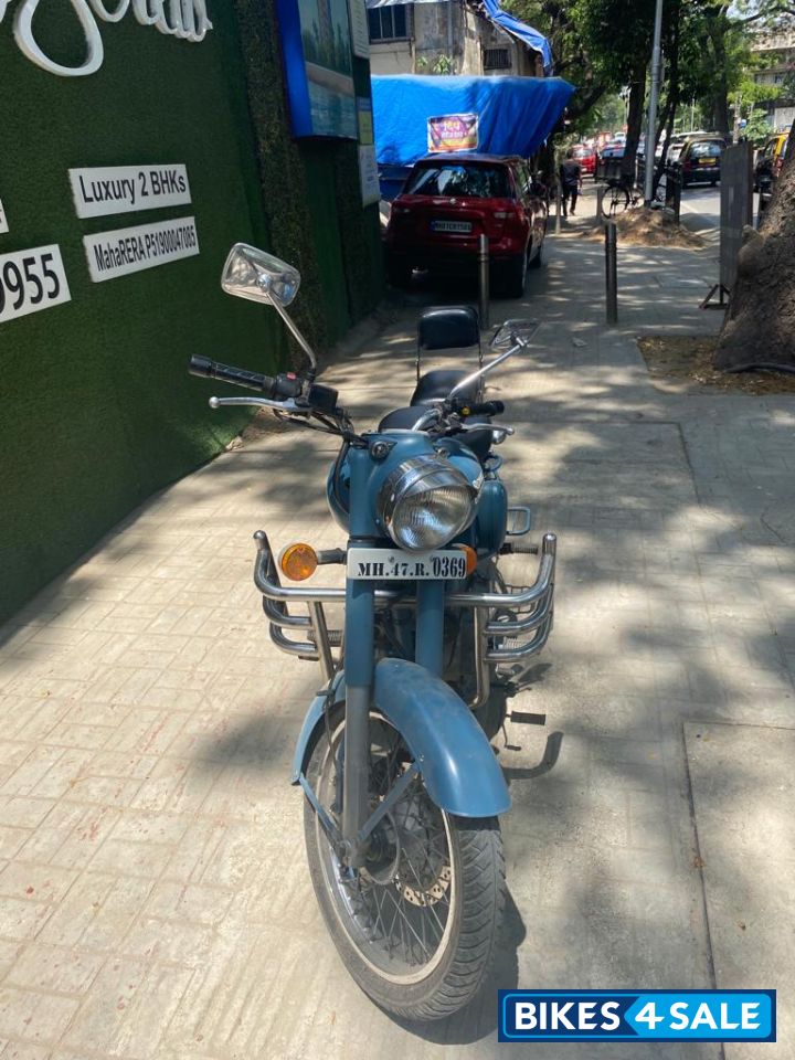 Squadron Blue Royal Enfield Classic 500