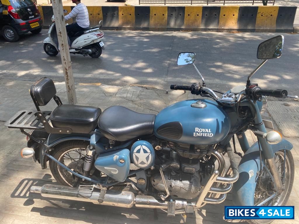 Squadron Blue Royal Enfield Classic 500