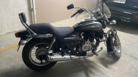 Black Bajaj Avenger 220 DTS-i