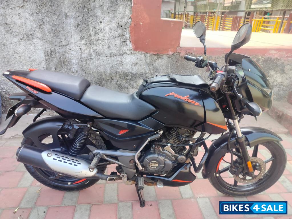Neon Bajaj Pulsar 125 Neon BS6