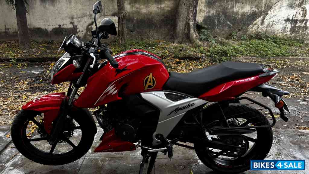 Red TVS Apache RTR 160 4V Red TVS Apache RTR 160 4V