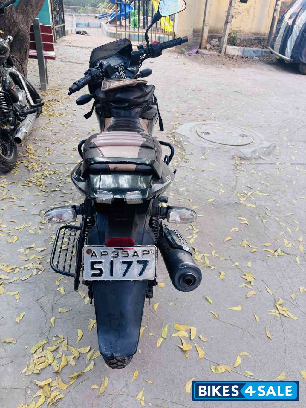 Black Bajaj Pulsar 150