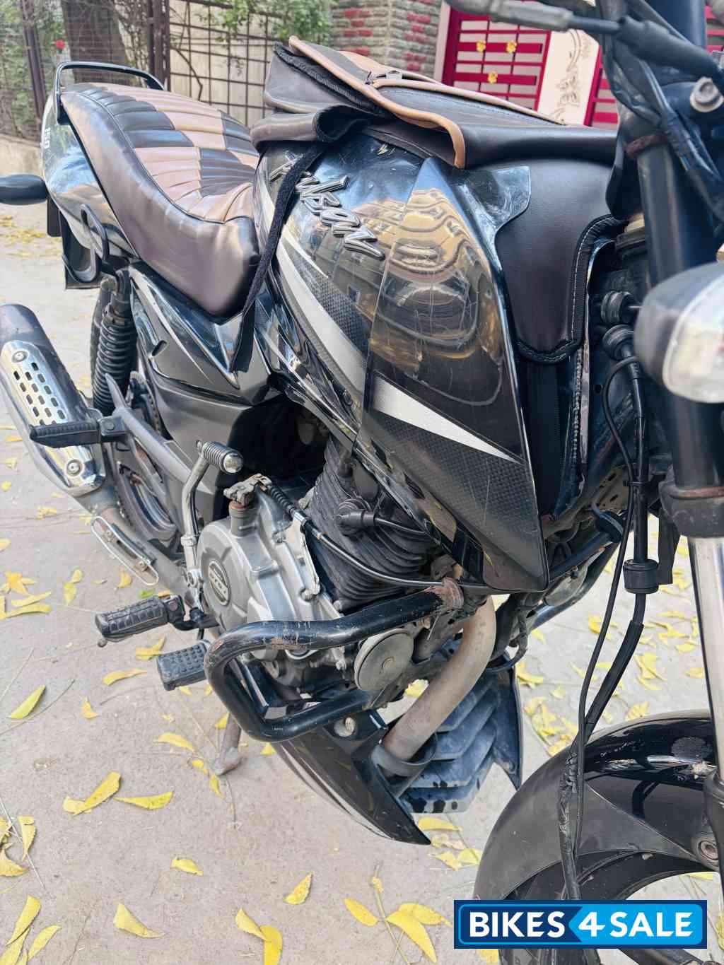 Black Bajaj Pulsar 150