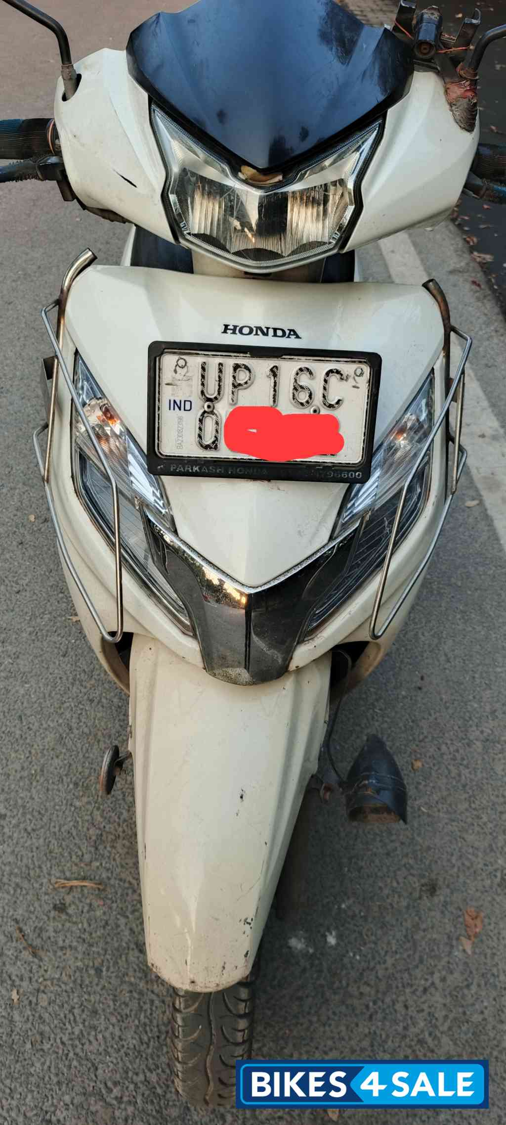 White Honda Activa 125 BS6