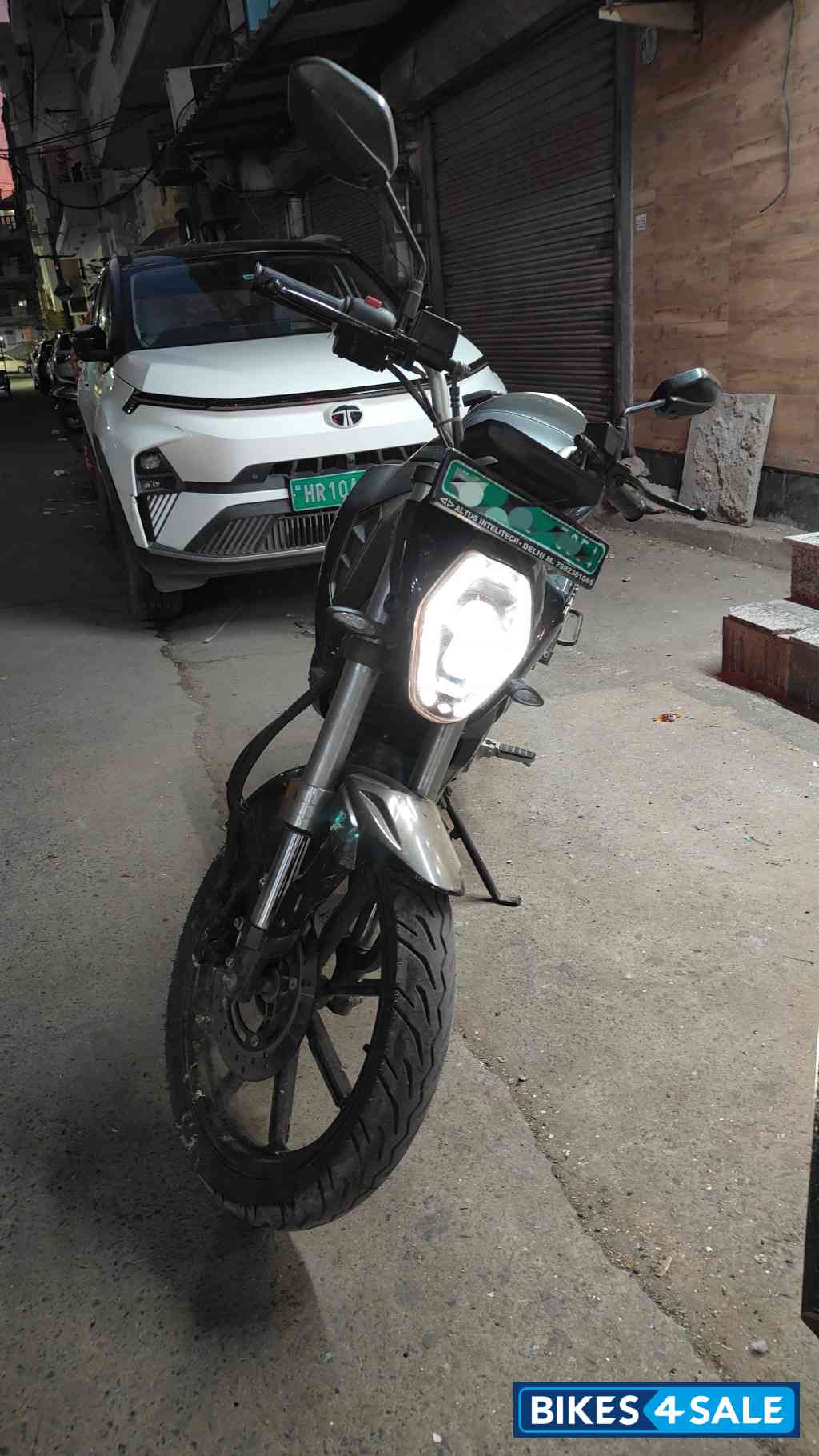 Black Revolt RV 400 Black Revolt RV 400