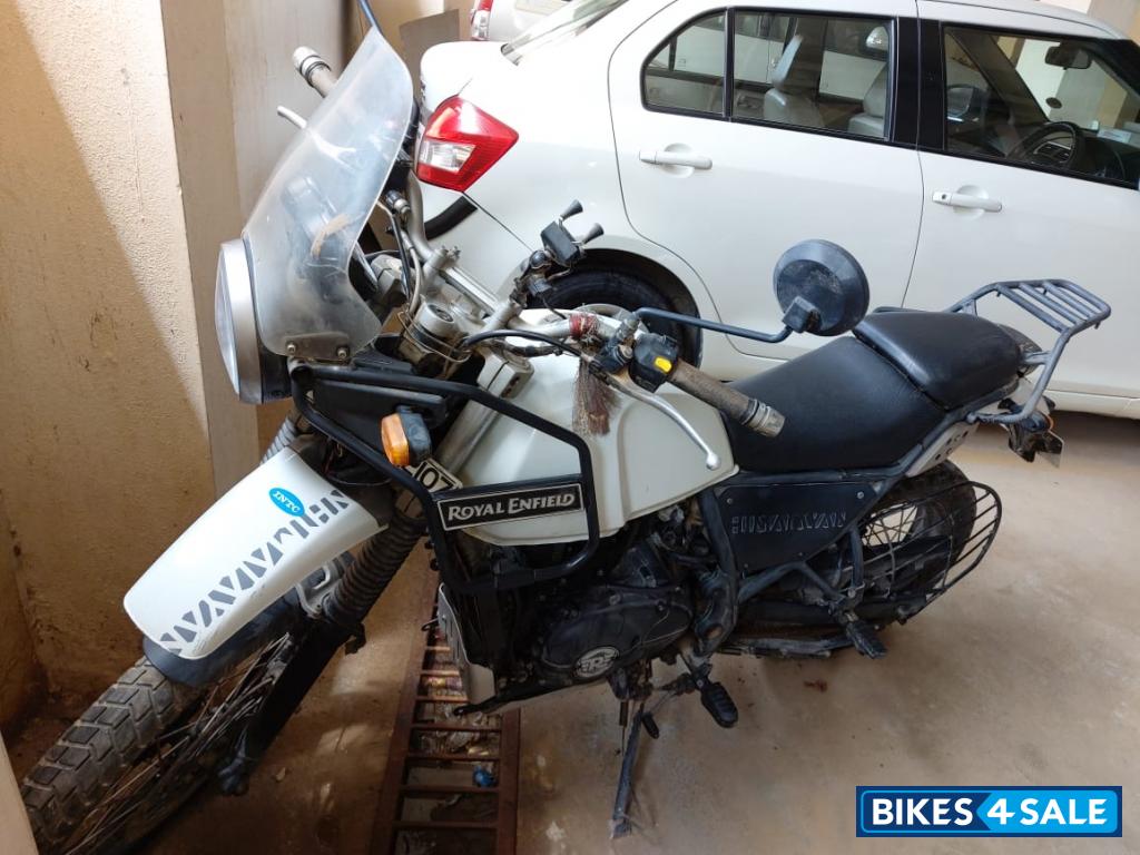 White Royal Enfield Himalayan