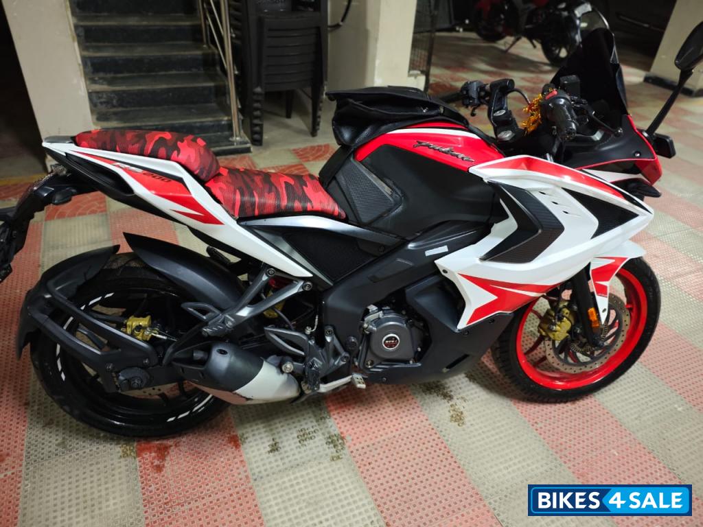 Racing Red And White Bajaj Pulsar RS 200 BS6