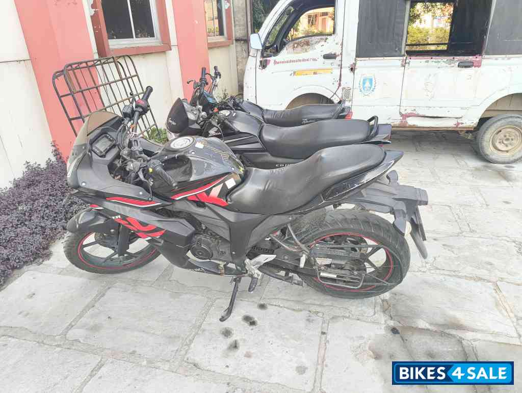 Suzuki Gixxer SF Fi Suzuki Gixxer SF Fi