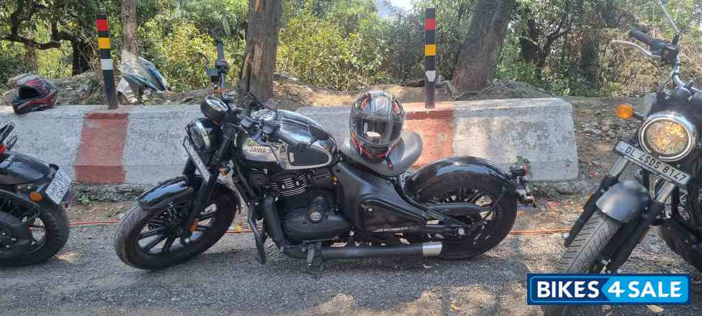 Jawa 42 Bobber Black Mirror