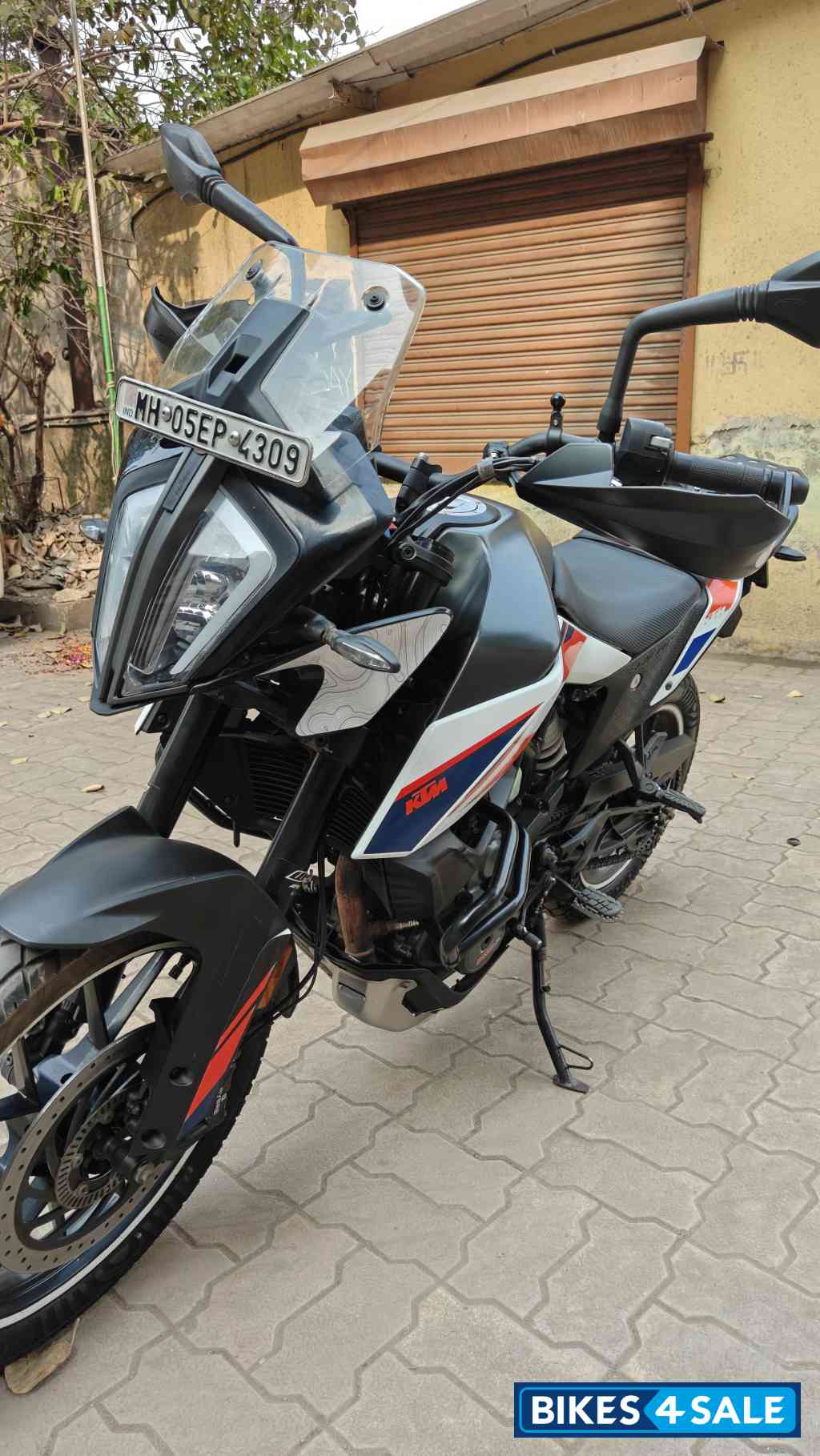 Ceramic White KTM 390 Adventure