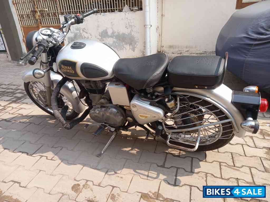 Silver Royal Enfield Classic 350