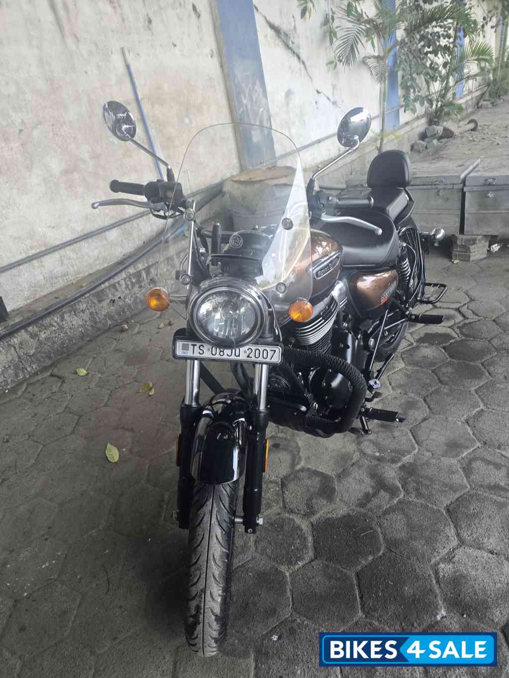 Royal Enfield Meteor 350 Supernova