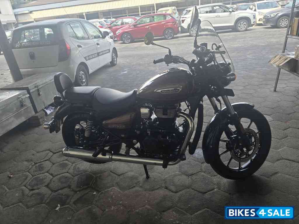 Royal Enfield Meteor 350 Supernova