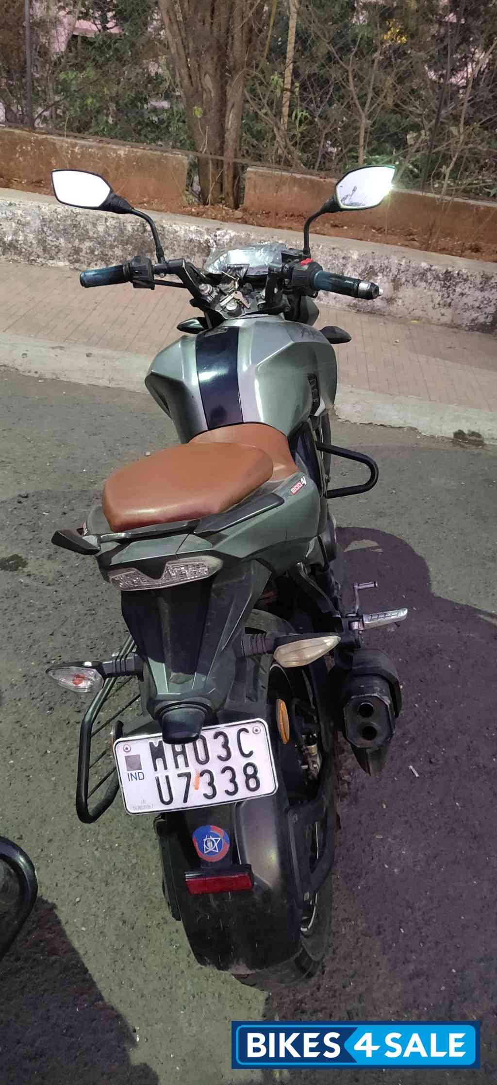 TVS Apache RTR 200 4V TVS Apache RTR 200 4V