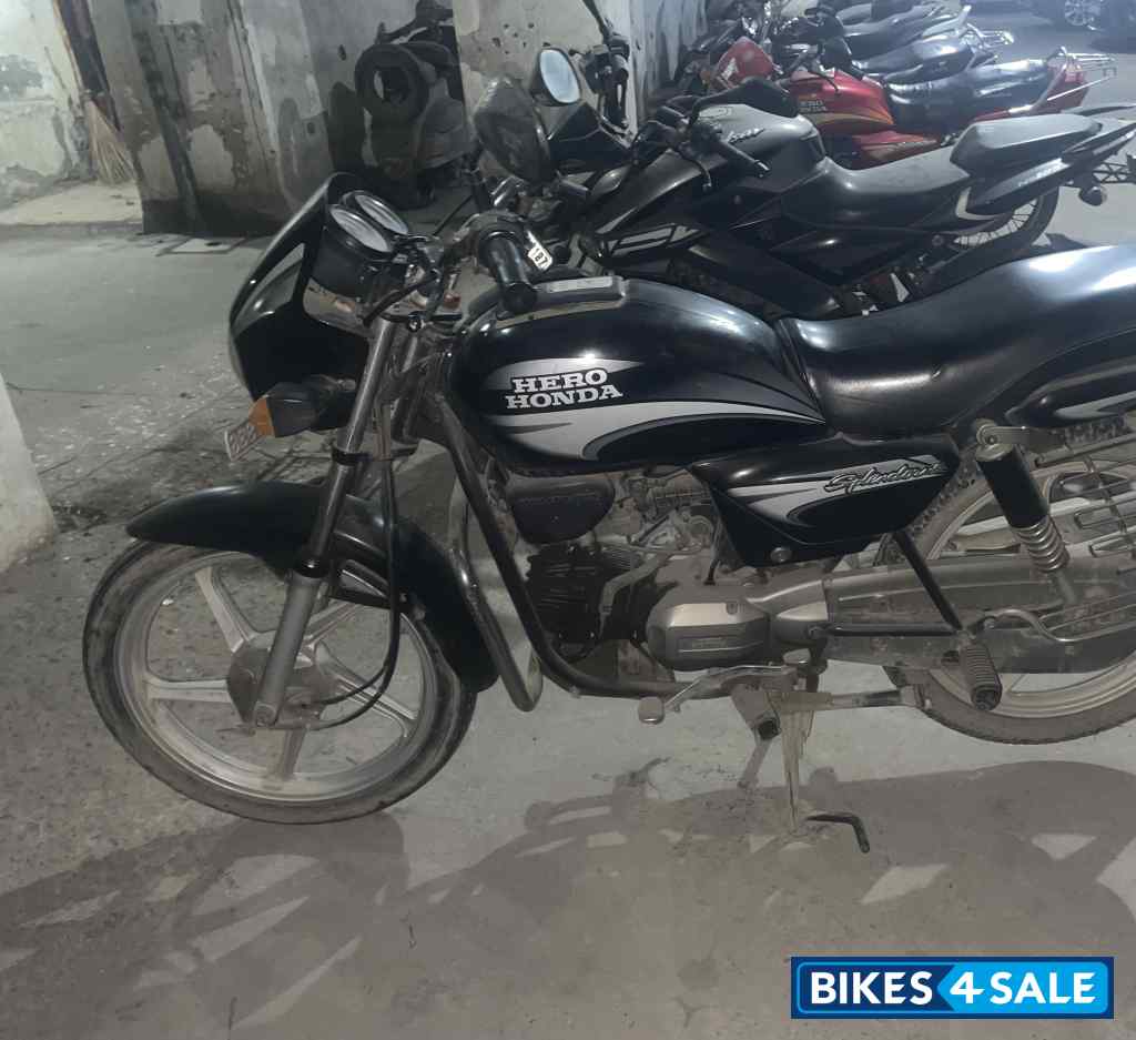 Black And Silver Hero Splendor Plus