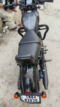 Yezdi Roadster Dark 2022 Model