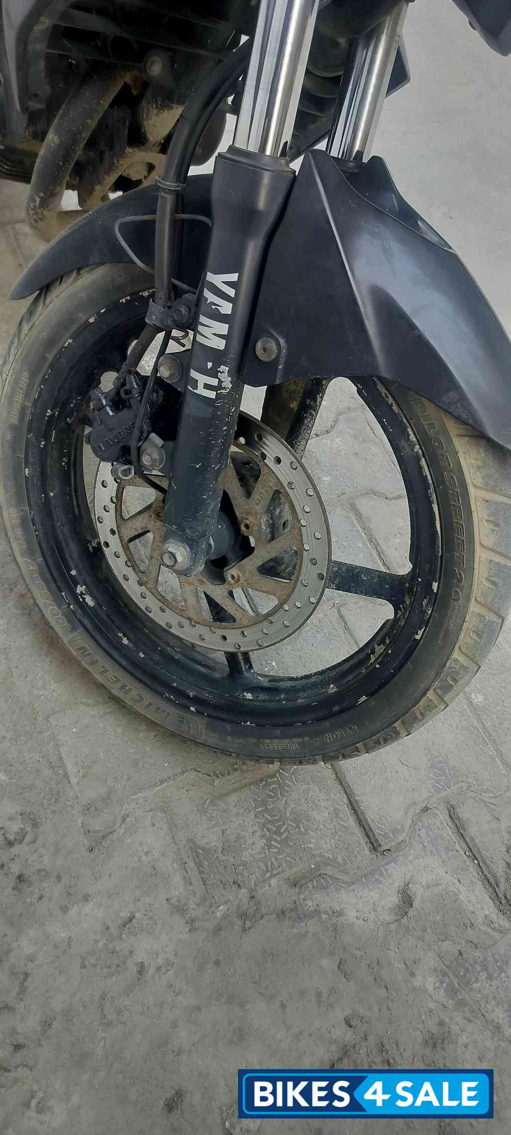 Black Yamaha FZ FI V2 Black Yamaha FZ FI V2