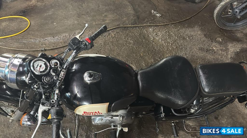 Black Royal Enfield Classic 350