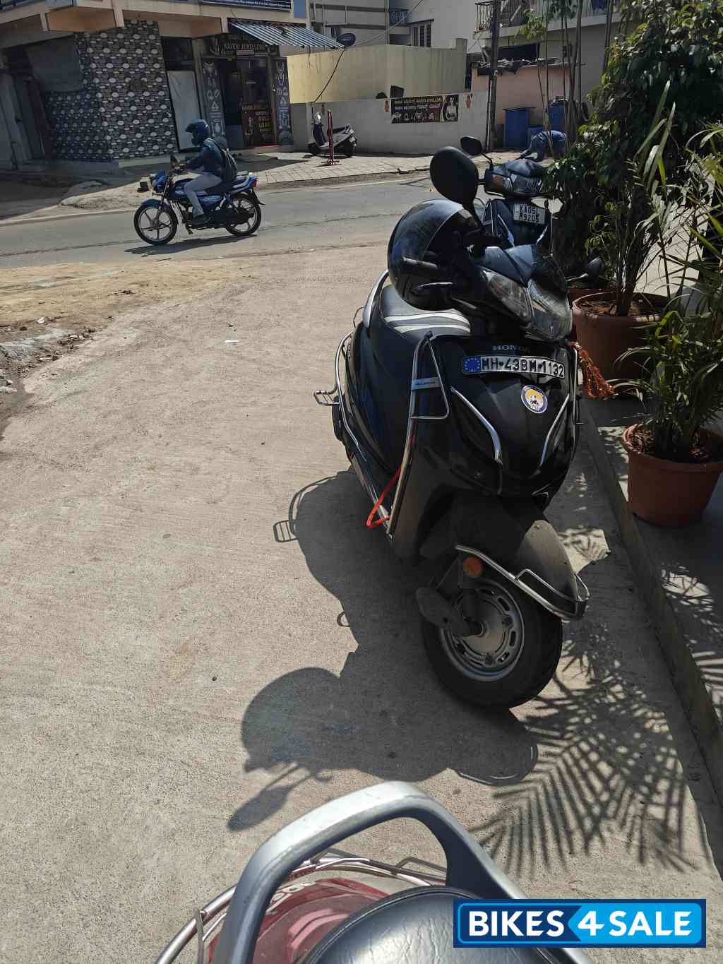 Black Honda Activa 5G