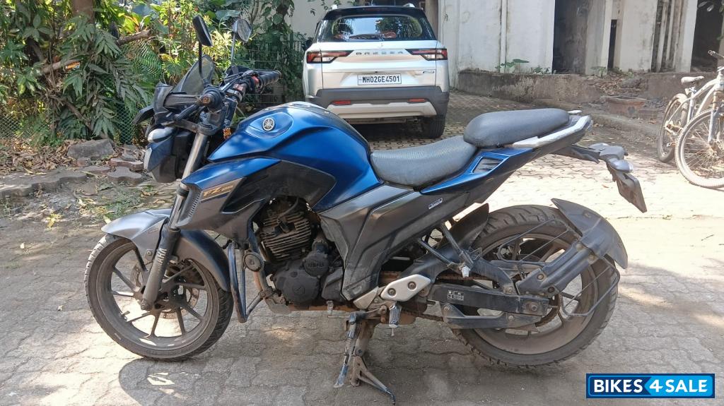 Yamaha FZ25