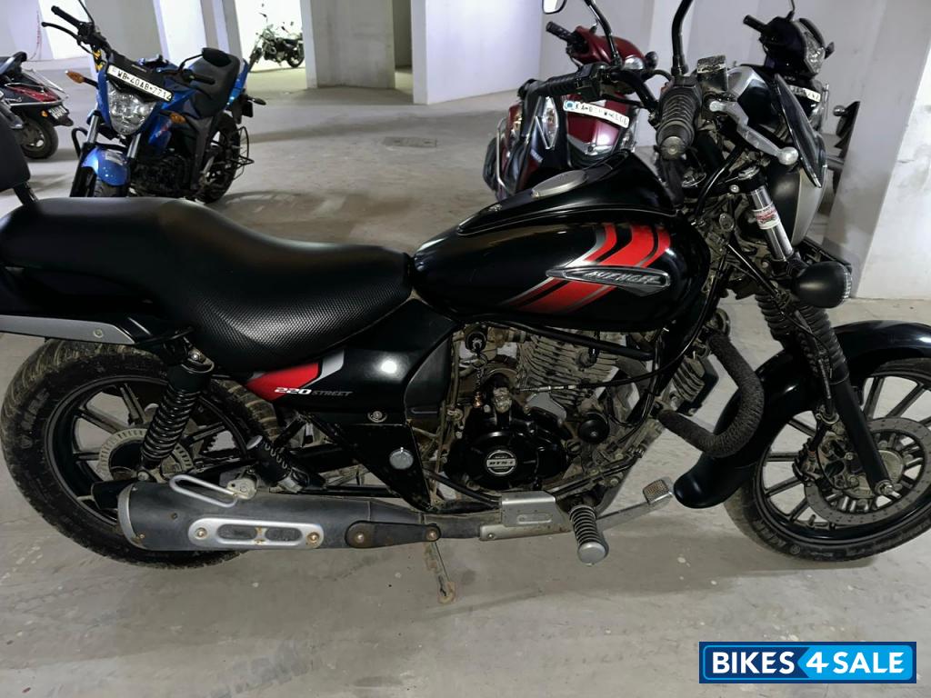 Bajaj Avenger Street 220