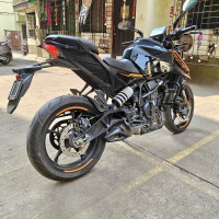 Ebony Black KTM Duke 250 2025