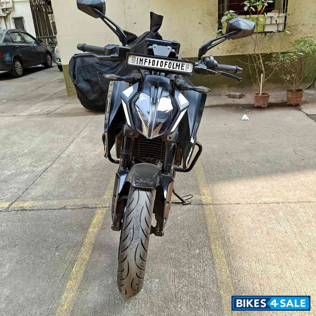 Ebony Black KTM Duke 250 2025