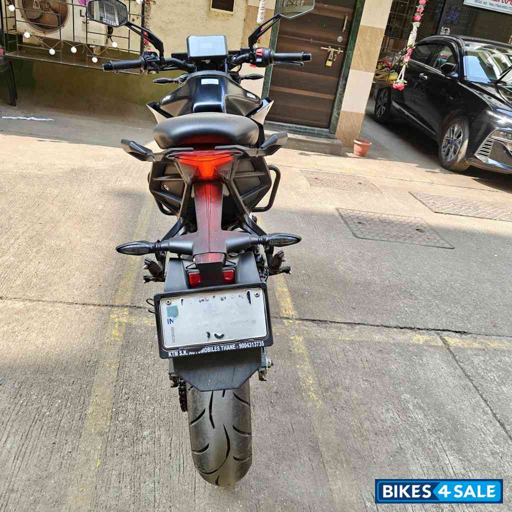 Ebony Black KTM Duke 250 2025