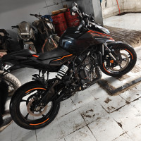 Ebony Black KTM Duke 250 2025