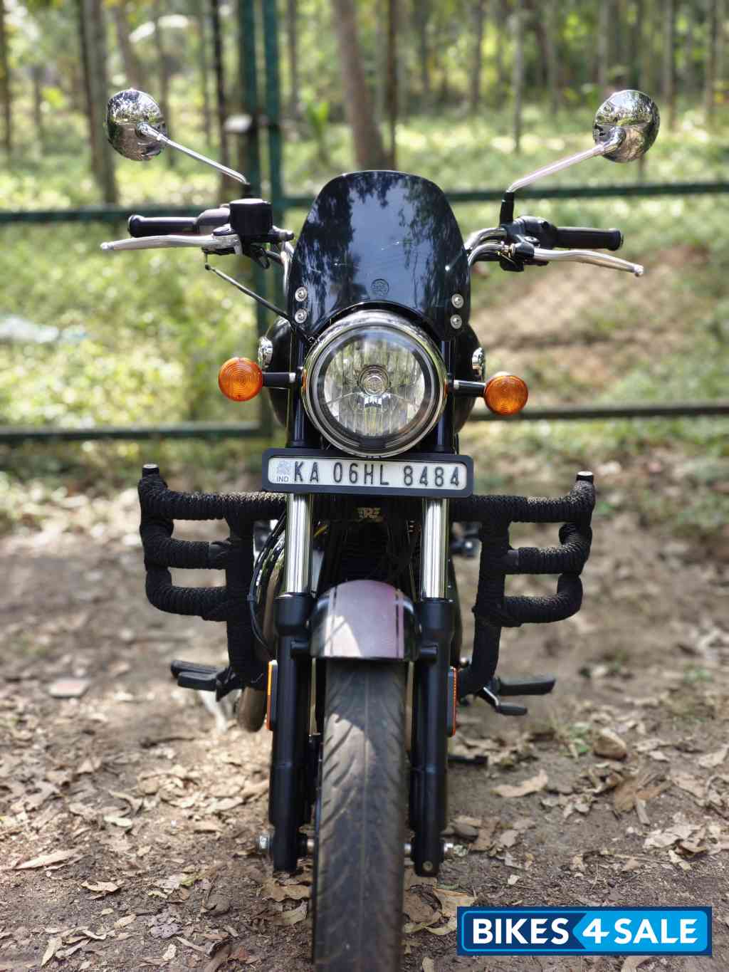 Stellar Black Royal Enfield Meteor 350