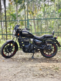 Stellar Black Royal Enfield Meteor 350