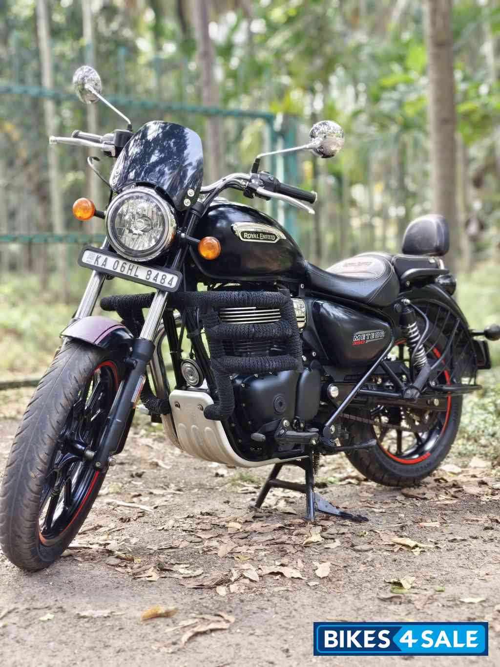 Stellar Black Royal Enfield Meteor 350