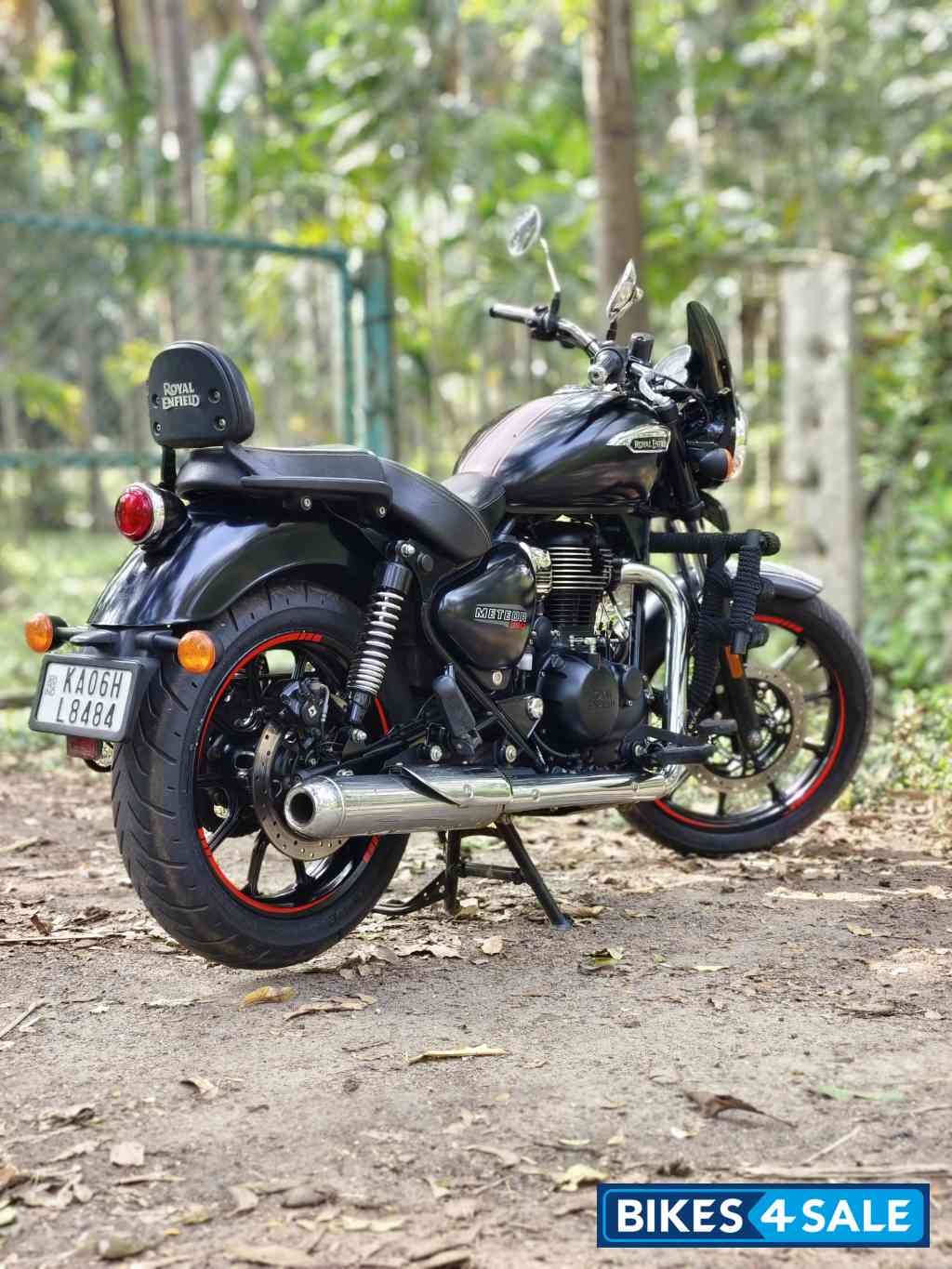 Stellar Black Royal Enfield Meteor 350