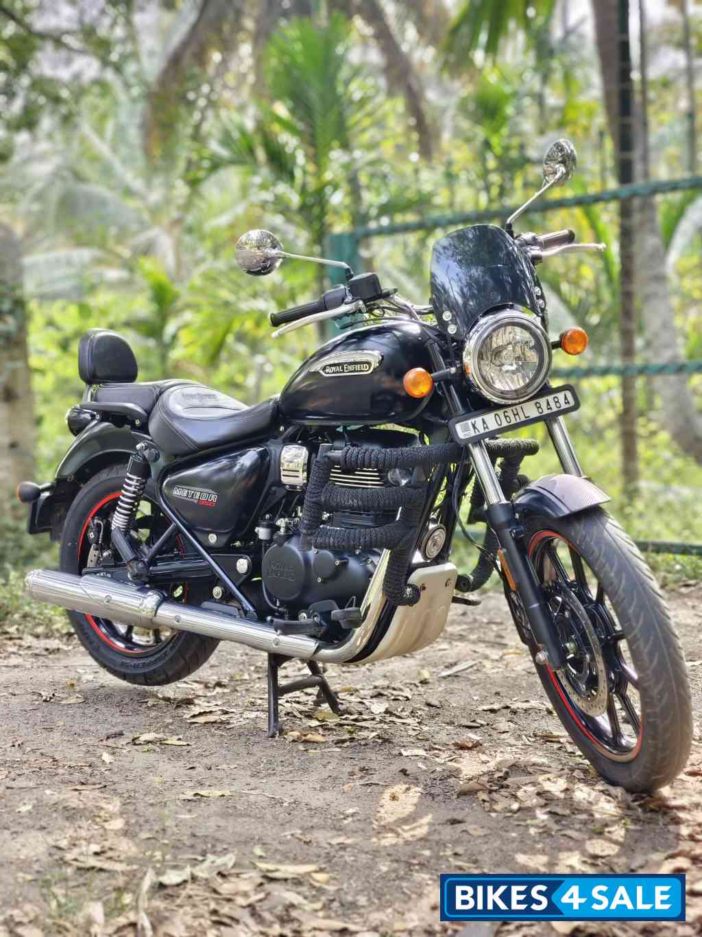 Stellar Black Royal Enfield Meteor 350