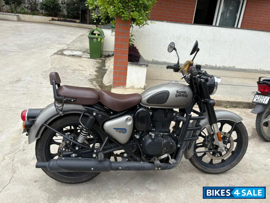 Royal Enfield Classic 350 Dual Channel BS6