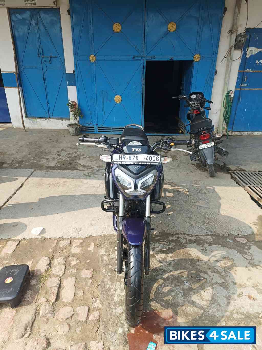 TVS Raider Split Seat