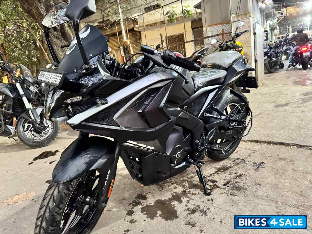 Bajaj Pulsar RS 200 BS6
