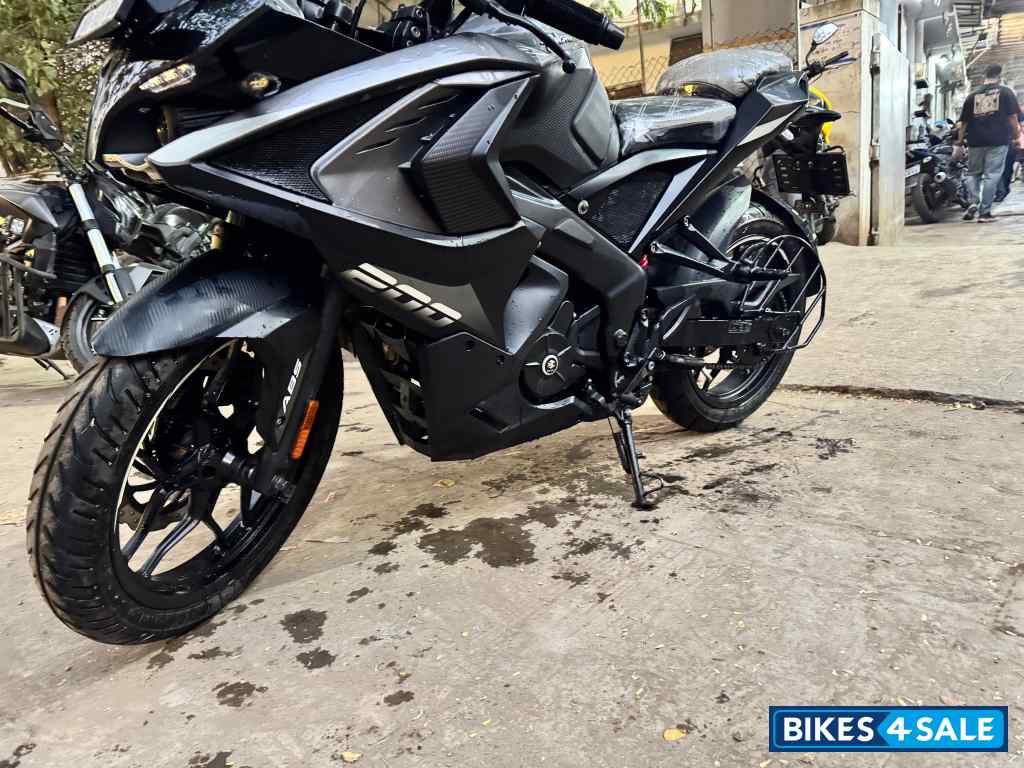 Bajaj Pulsar RS 200 BS6